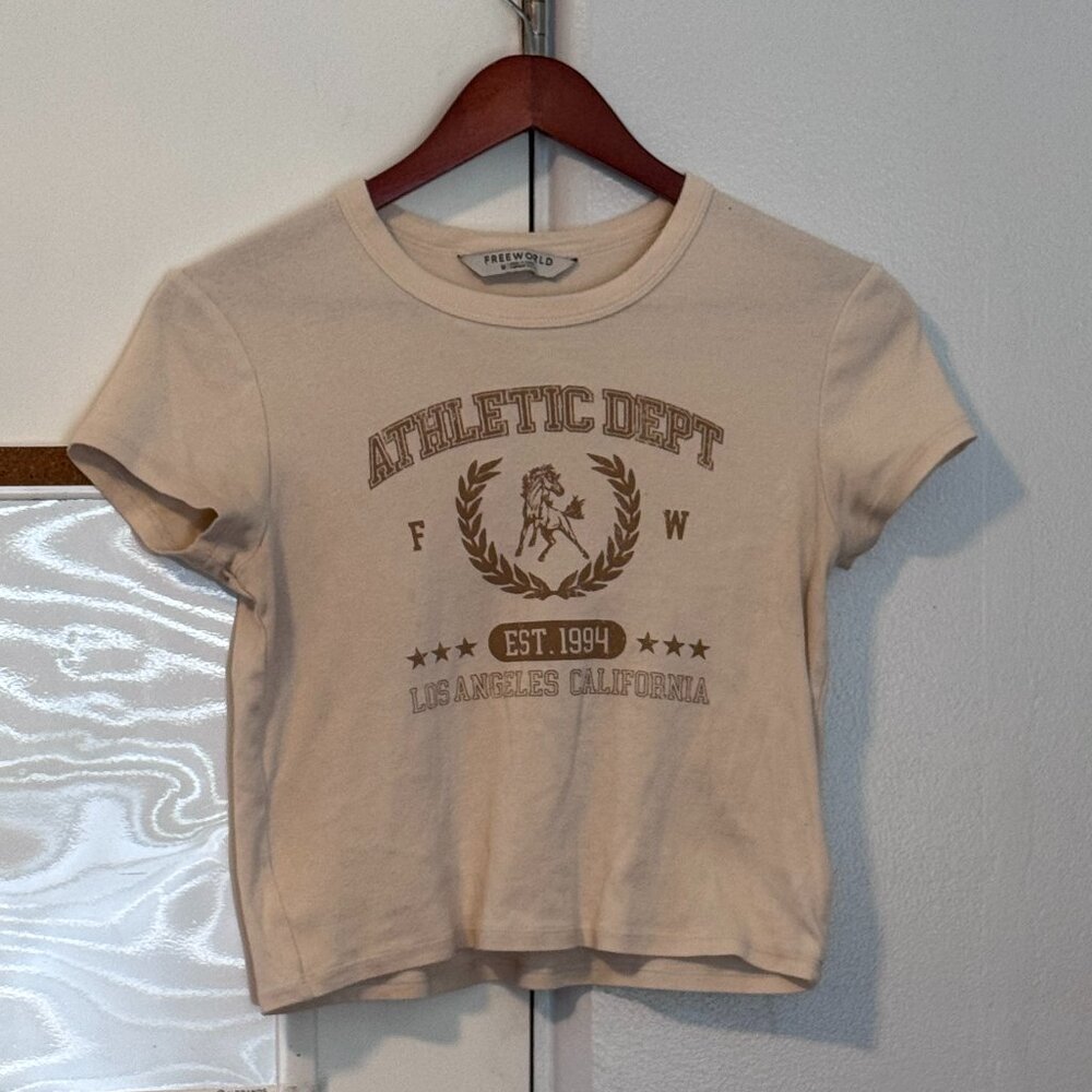 Freeworld Tan Cropped Graphic T-Shirt | Women’s Size Medium | Casual Streetwear